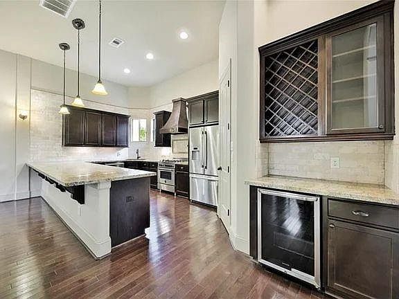 4th image of 910 Snover St #A