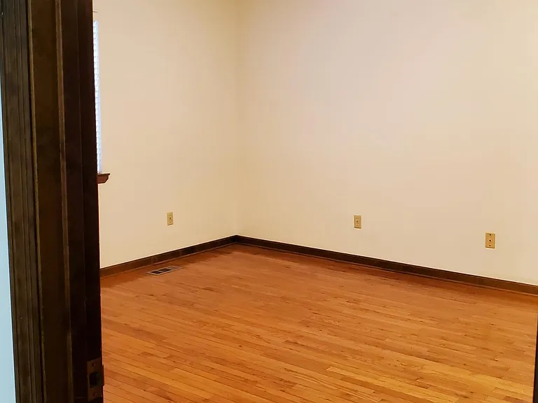 7001 Pauline Cir — Photo 30