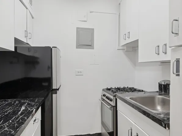 305 East 72nd Street 10G image 4 of 5