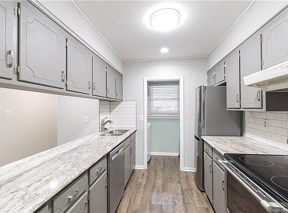 4th image of 110 Foxwood Village Dr