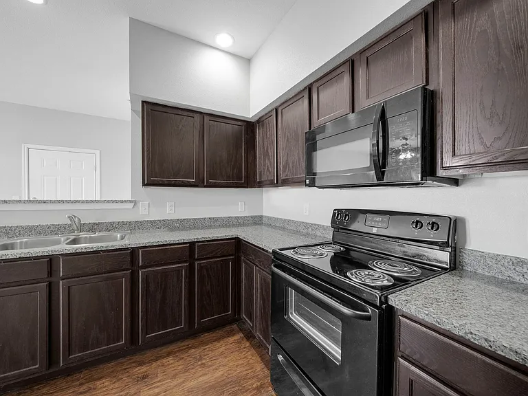 Orchard Grove Apartments — Photo 18