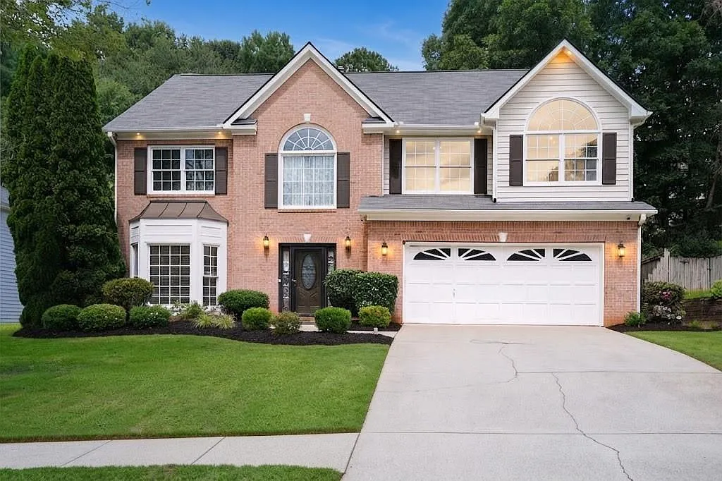 4 bed, 2.5 bath, 2487 sqft, $2,699 — Photo 1