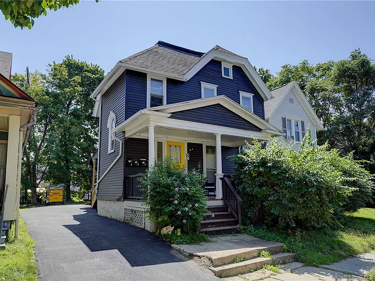 8 Rowley St #1 — Photo 16