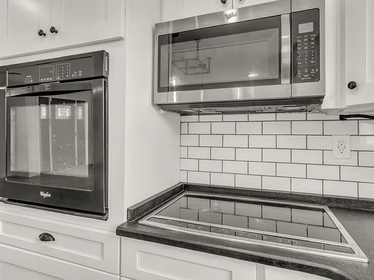 138 Carriage Dr — Photo 10