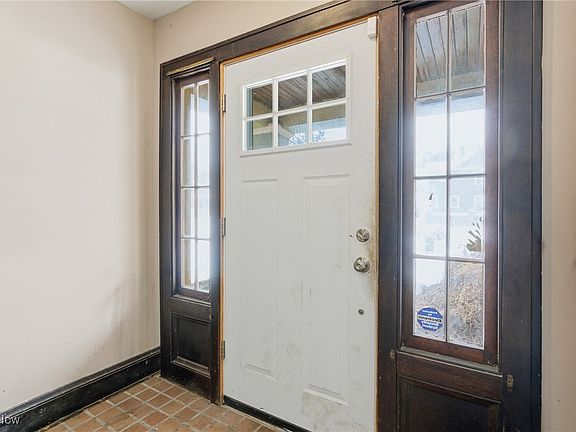 5th image of 3271 Desota Ave