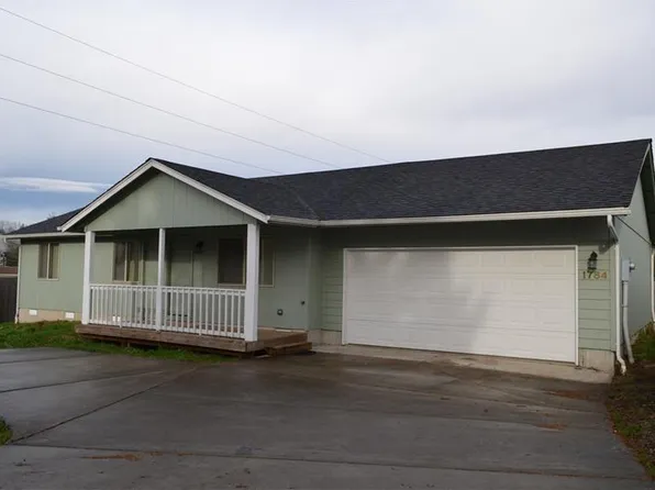 1784 Tamarack St, Sweet Home, OR 97386