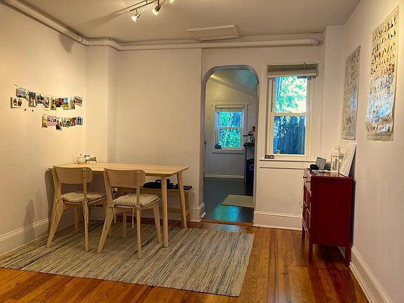 4th image of 613 S Chapel St