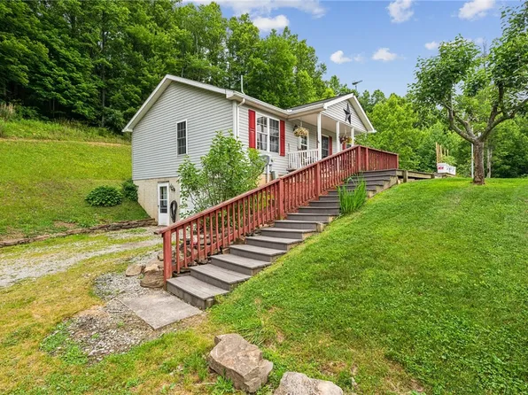 319 Jake Ln E, Scottdale, PA 15683