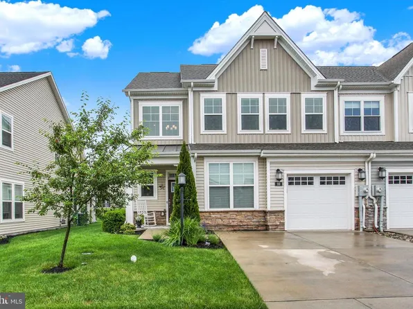 99 Rustic Wood Dr, Gettysburg, PA 17325