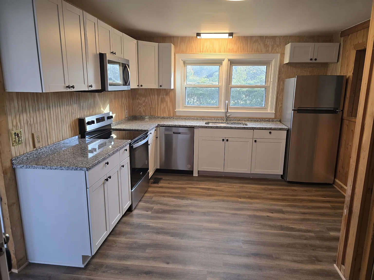 3 bed, 1381 sqft, $2,000 — Photo 3