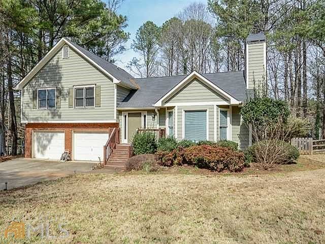 Delightful updated 3 bedroom, 2 bath in desirable Eagle Watch at Towne Lake