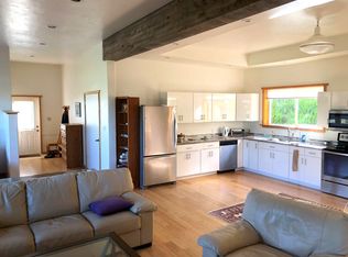 94235 1st St APT F, Gold Beach, OR 97444