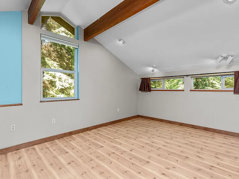 22030 E Lost Lake Rd — Photo 24