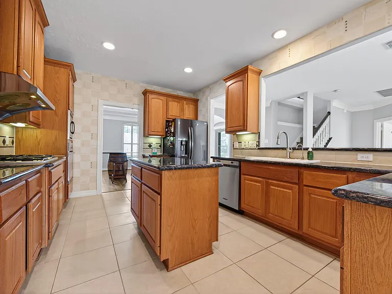 2315 Vinemead Ct — Photo 11