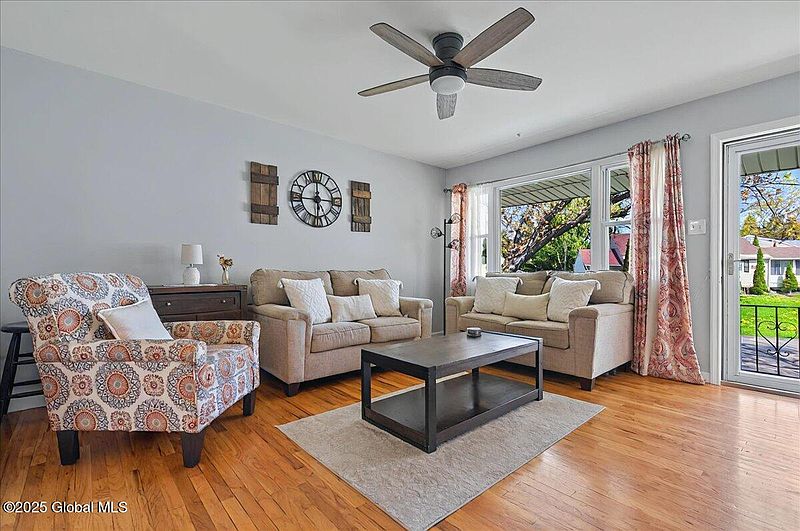 4th image of 38 Dover Drive