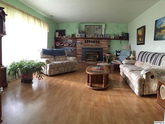 4th image of 6209 Peterson Ln NE