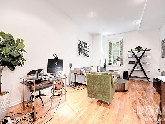 2nd image of 123 Bank St APT 310