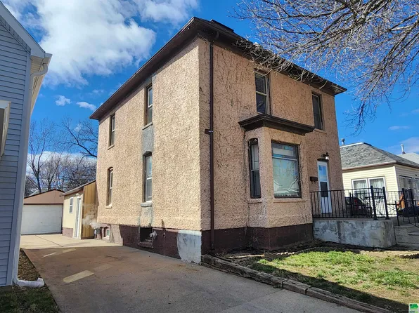 4429 Garfield St, Sioux City, IA 51108
