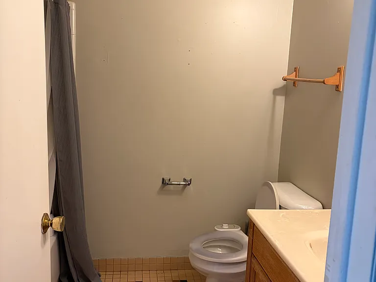 15786 Dupage Blvd — Photo 7