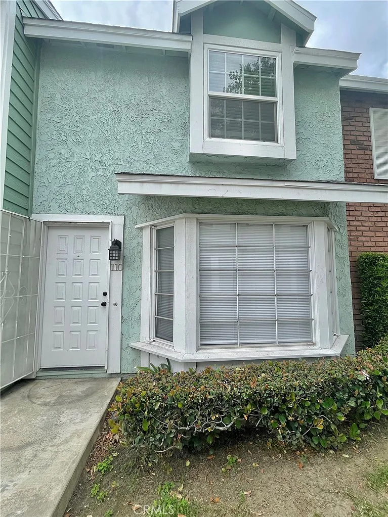 2 bed, 2.5 bath, 1106 sqft, $2,400 — Photo 1