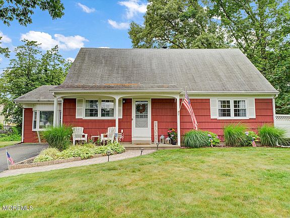 2nd image of 606 Duke Court