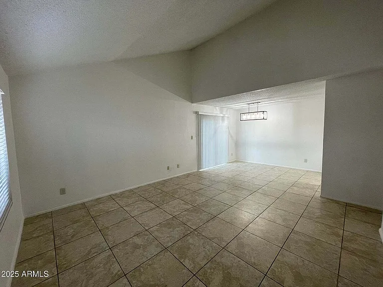 6316 N 47th Ave — Photo 3