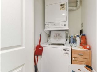 305-7 Michael Power Pl #1, Toronto, ON M9A0A1