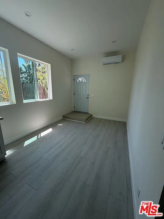 1 bed, 1.0 bath, 460 sqft, $2,200 — Photo 3