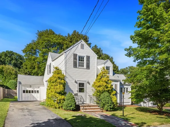 4 Stanton Rd, Stoneham, MA 02180