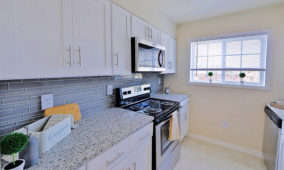 Mount Vernon Square Apartment Homes — Photo 1