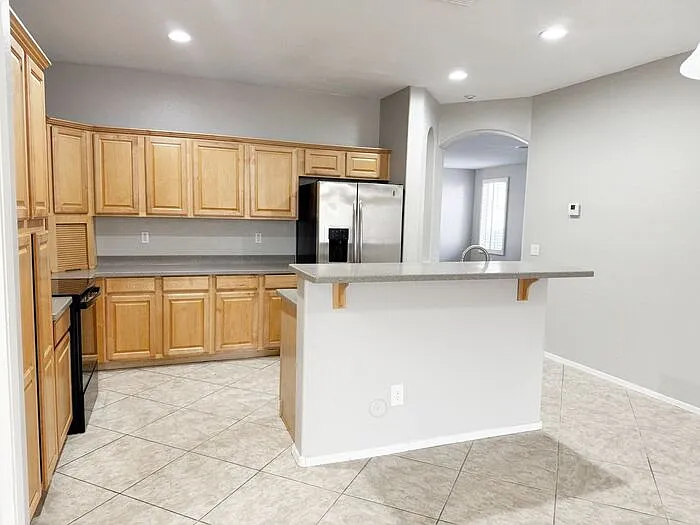 2421 W Ellis St — Photo 15