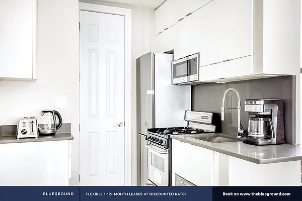 Rented by The Blueground | media 4