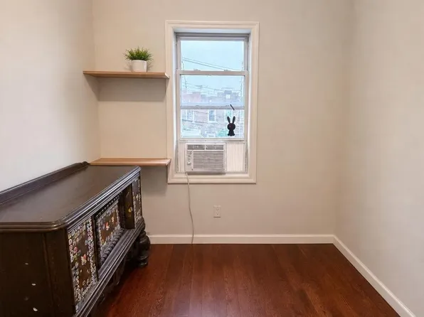 (undisclosed Address), Jamaica, NY 11433