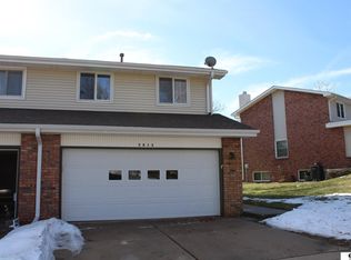 5813 Locust St, Lincoln, NE 68516