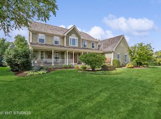 119 Bridle Path Ln, Fox River Grove, IL 60021