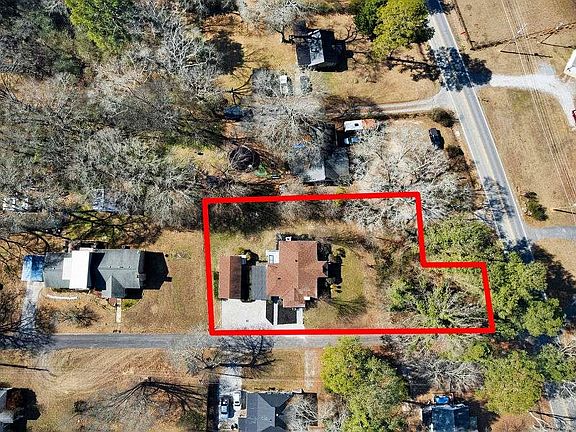 3rd image of 20 Meadows Dr SE