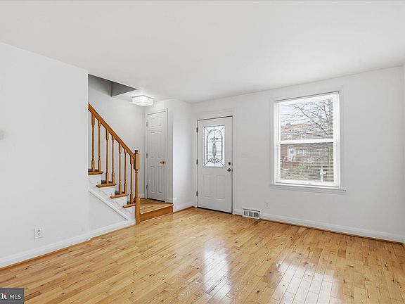 4th image of 8521 Water Oak Rd