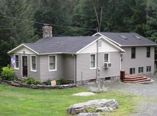 126 Bee Hollow Rd, Shohola, PA 18458