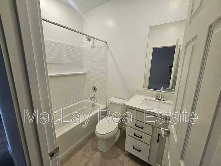 548 W Fremont Pass — Photo 14
