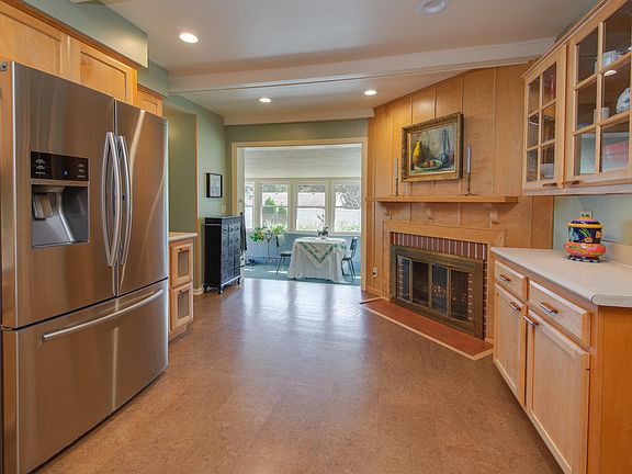 5th image of 4617 Canterbury Ave