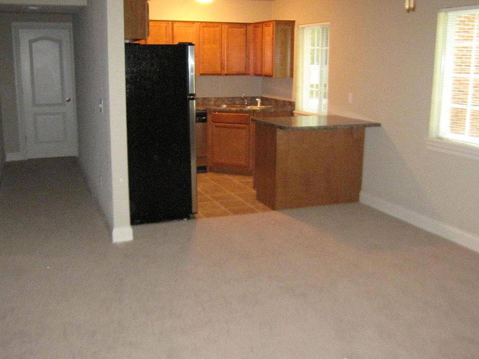 2nd image of 206 Grandview Ct