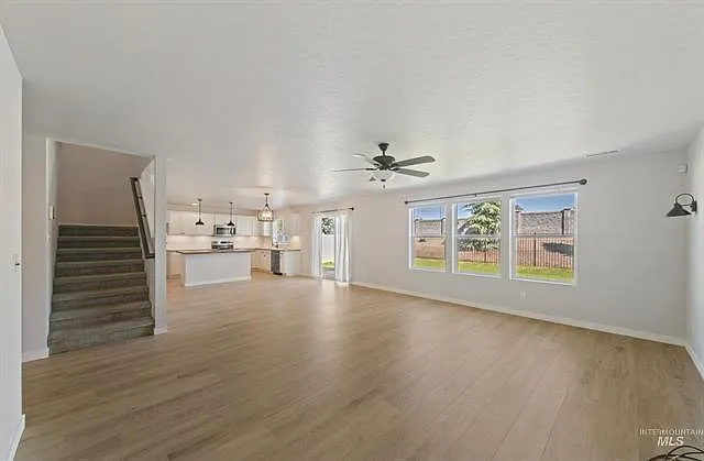 4456 W Silver Riv — Photo 5