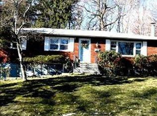 3 Greenhill Ct, Nanuet, NY 10954
