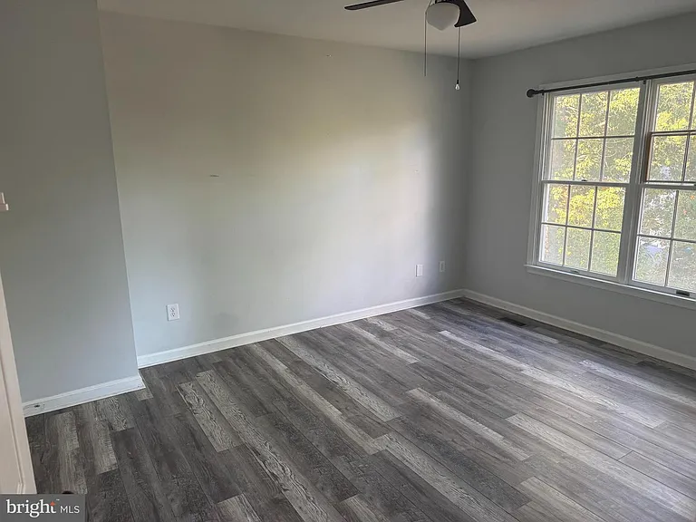 100 Cypress Dr — Photo 6