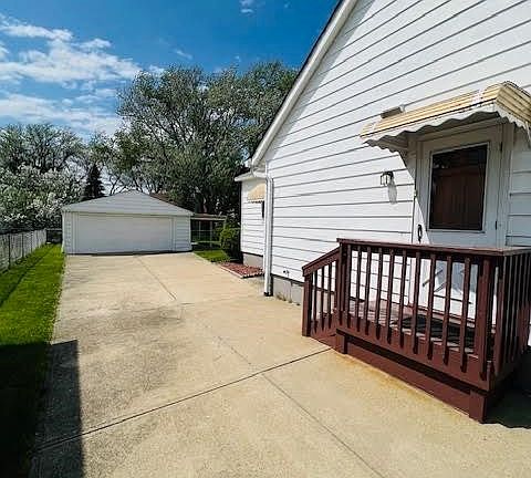 4th image of 4584 W 192nd St