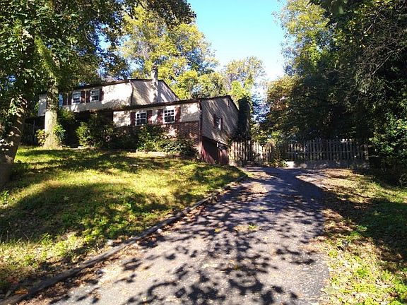 2nd image of 757 W Providence Rd