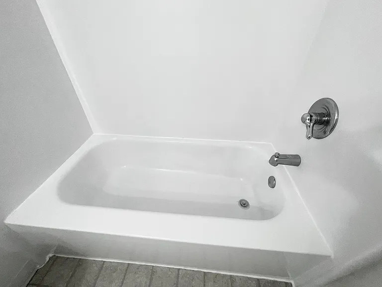 135 E Maynard Ave — Photo 18