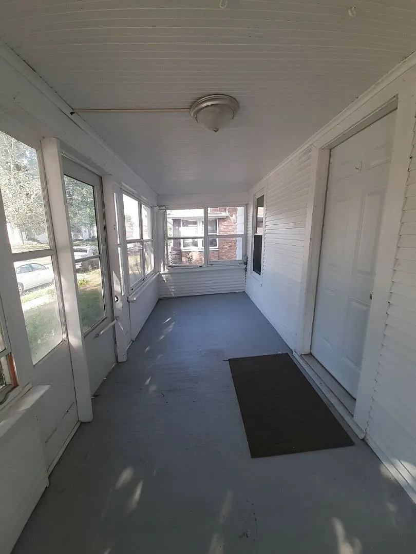 3 bed 1 bath Rock Island Home! — Photo 2