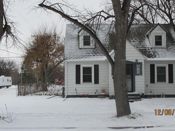 3rd image of 801 8th Ave W