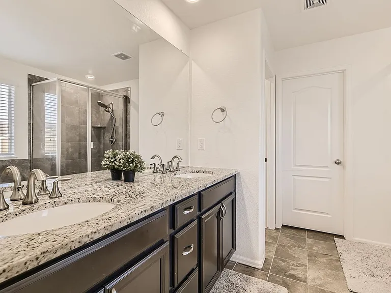 14960 Chicago St — Photo 21